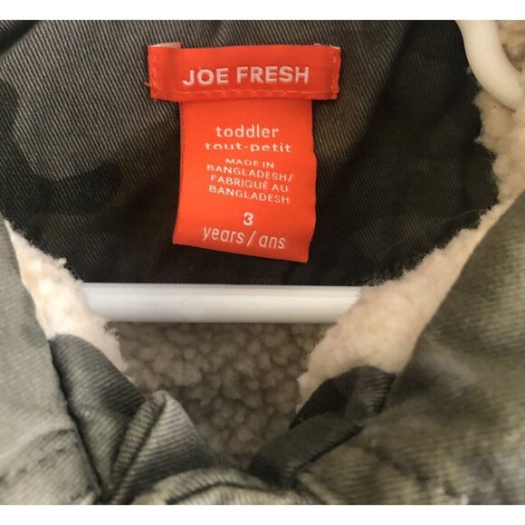 Joe Fresh Size 3 Camo Button Up Sherpa Lined Jacket - Picture 3 of 7